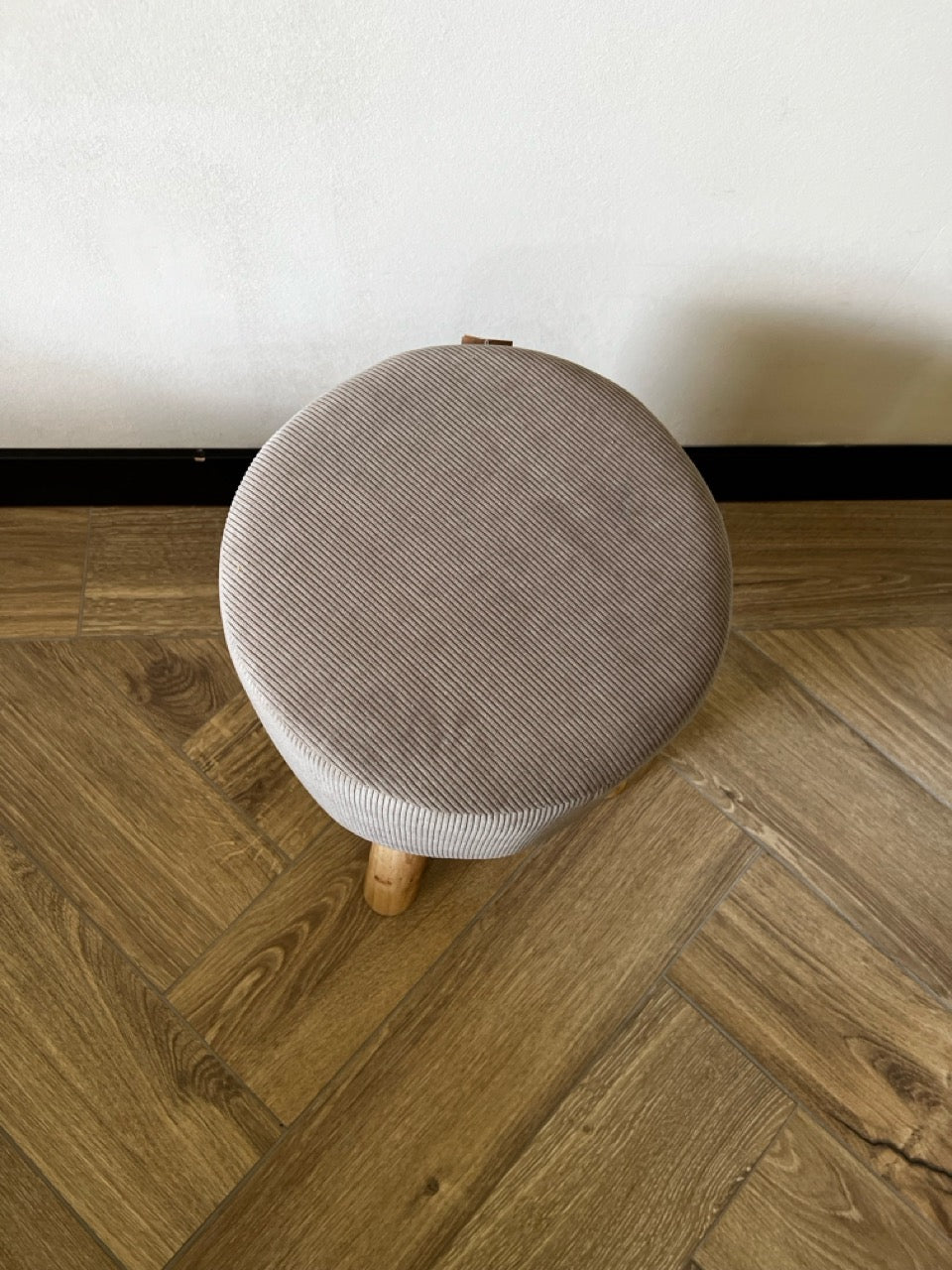 Hocker aus Cord und Holzbeinen - Ø28x40cm - Taupe