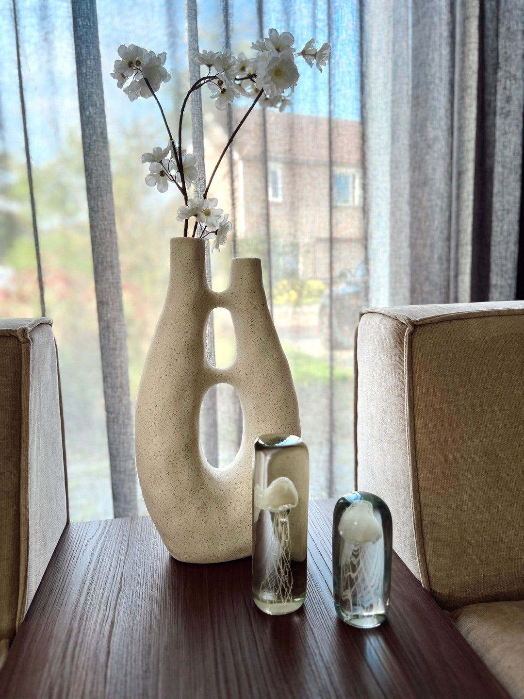 Shop the look - Vaas met zijden bloem en Jellyfish ornamenten