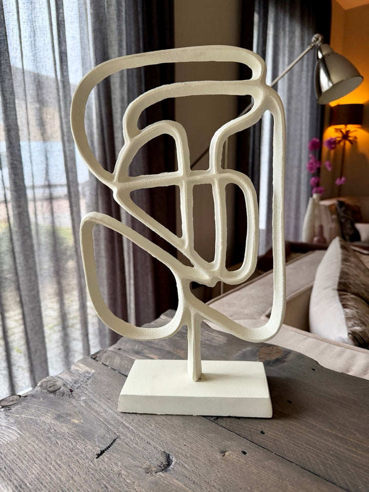 Ornament op voet GOLEZA metaal - 24x8x39 cm - crème