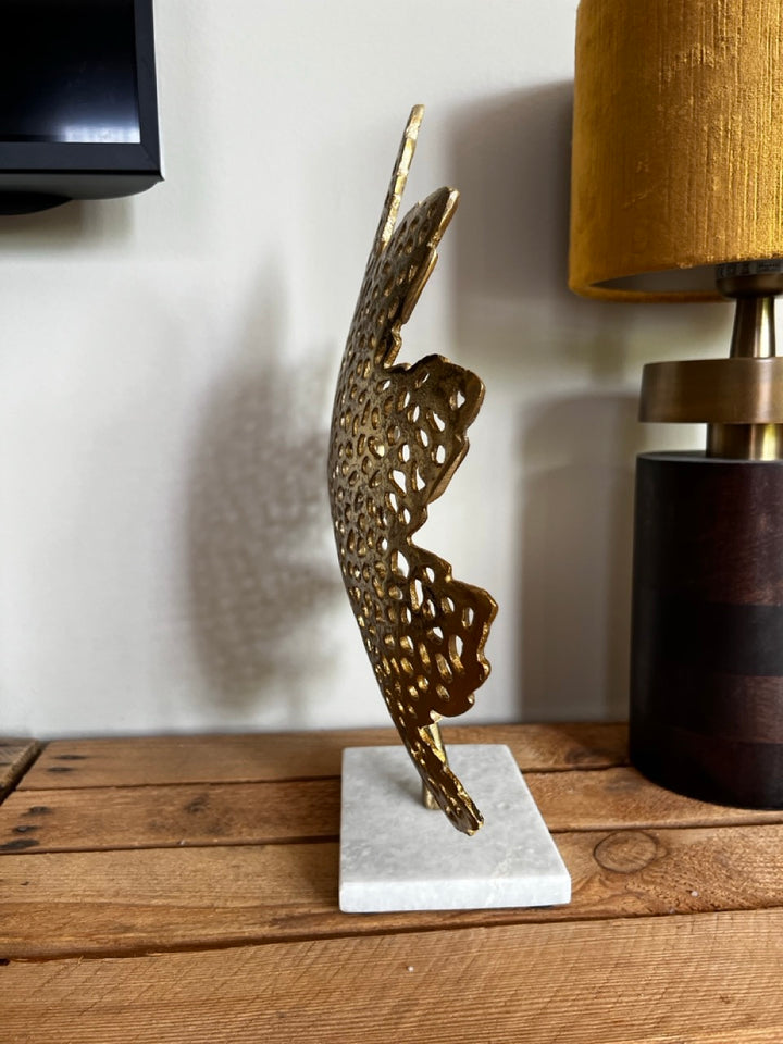 Ornament auf Fuß LEAF klein - 28x8x35 cm - Gold/Marmor weiß