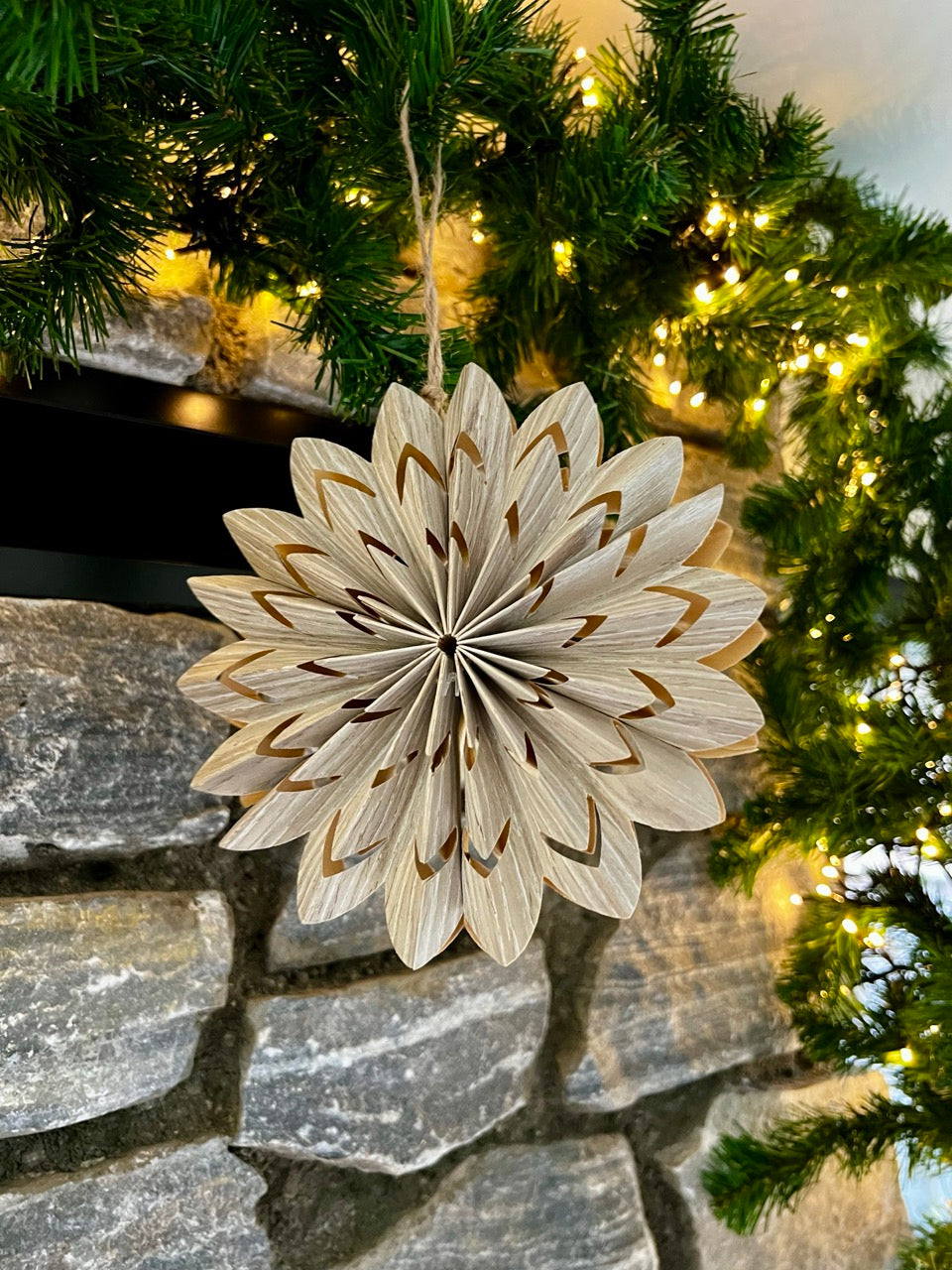 Schneeflockenanhänger aus Papier - 15 cm - 3er-Set