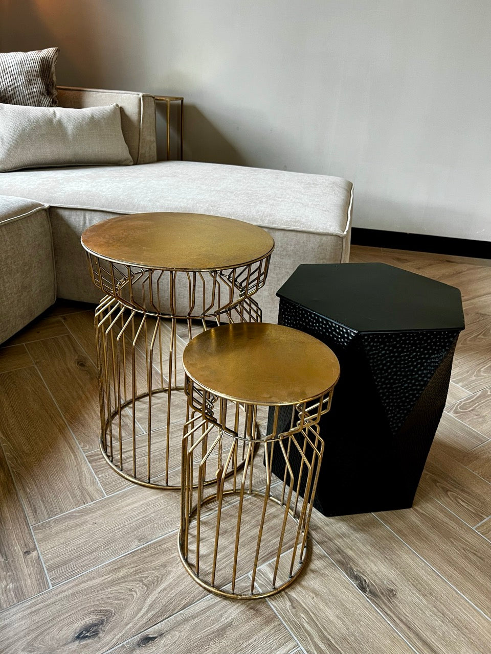 Set mit 2 goldenen Beistelltischen – 2 Größen – Gold
