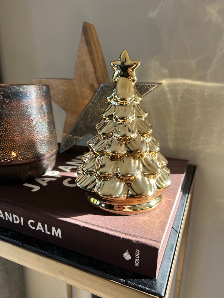 Shop the Kerstlook – Gouden Kerstdecoratie in Japandi Stijl