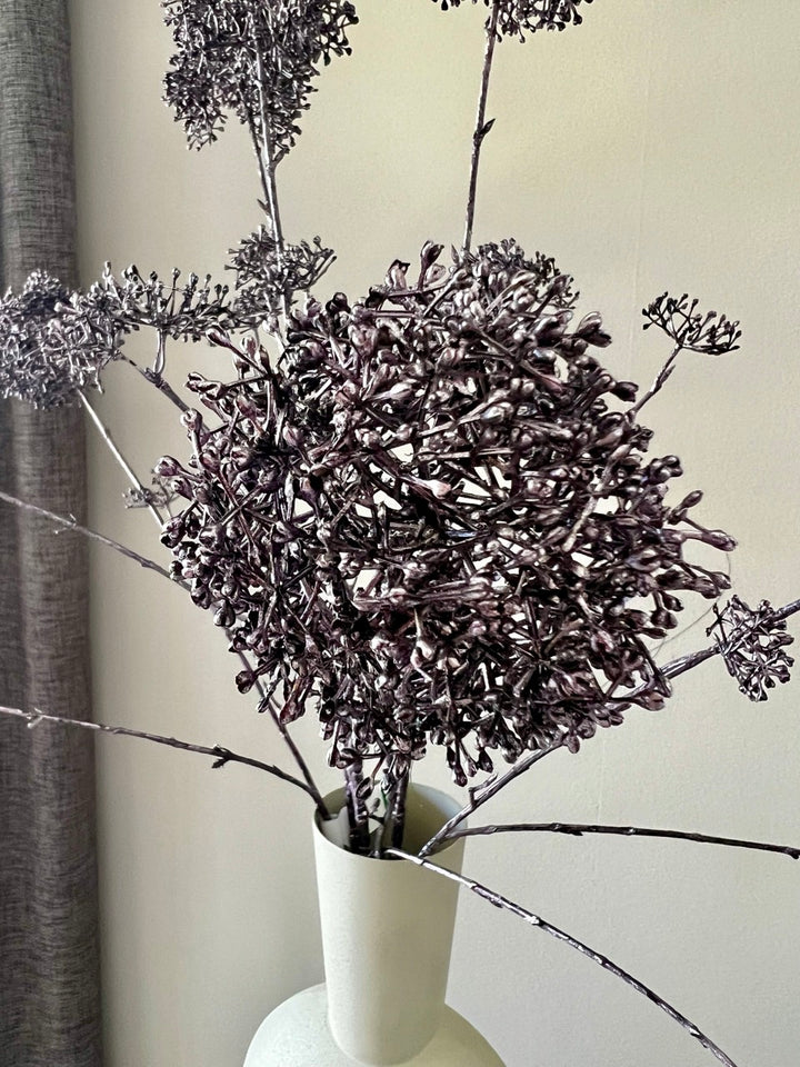 Skimmia-Zweig metallisch - 90 cm hoch - Lila
