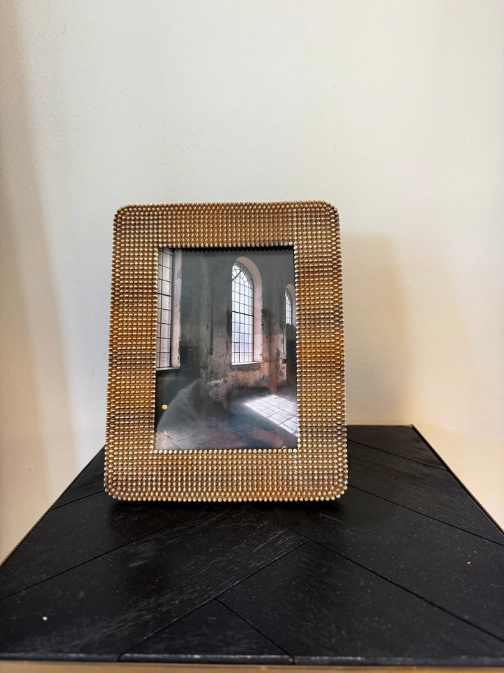 Bruine fotolijst met bolletjesrand voor formaat 13 × 18 cm