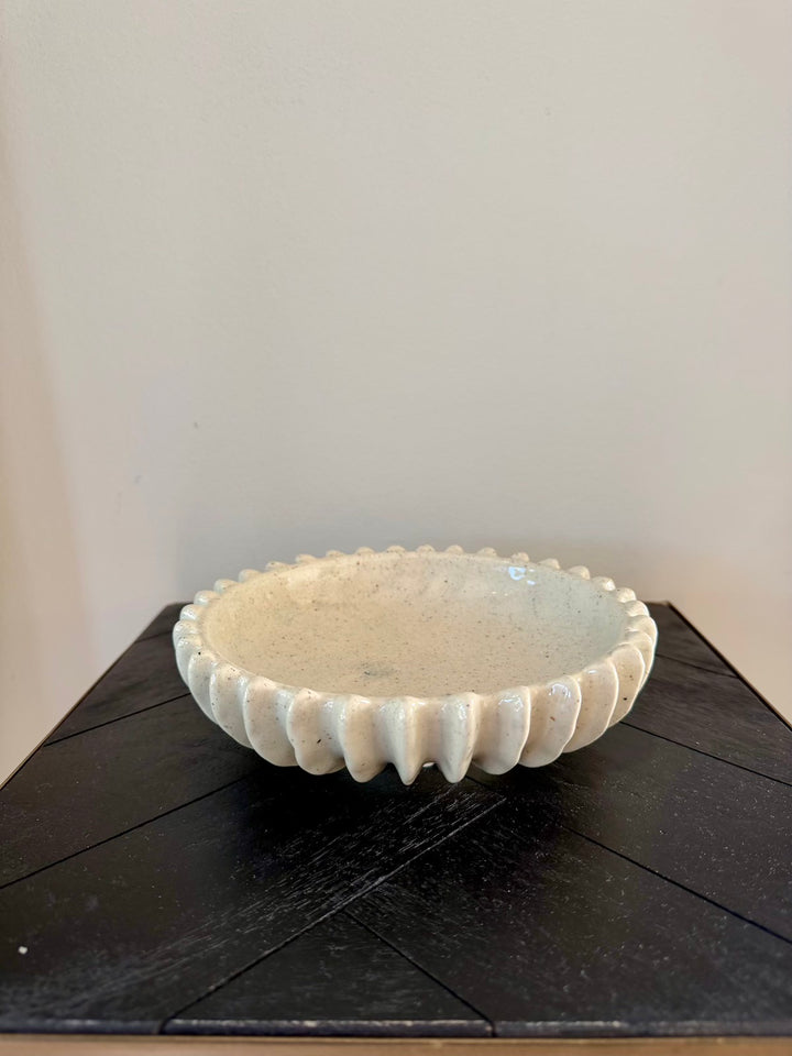 Beige keramieken decoratieschaal van 20 cm met geribbelde rand
